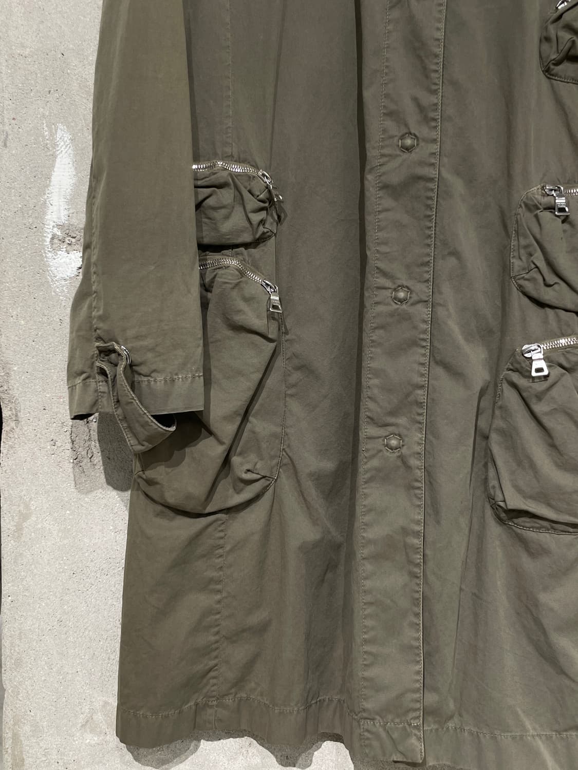 프라다 스포츠 카키 유틸리티 카고 트렌치 코트 상품이미지4