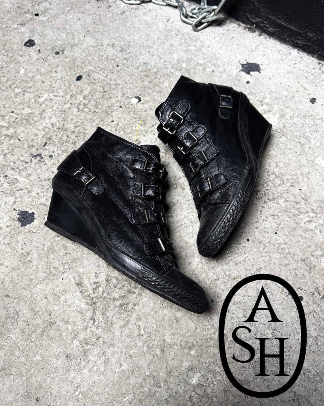 ASH – All Black Buckle Strap Wedge Heel 상품이미지1