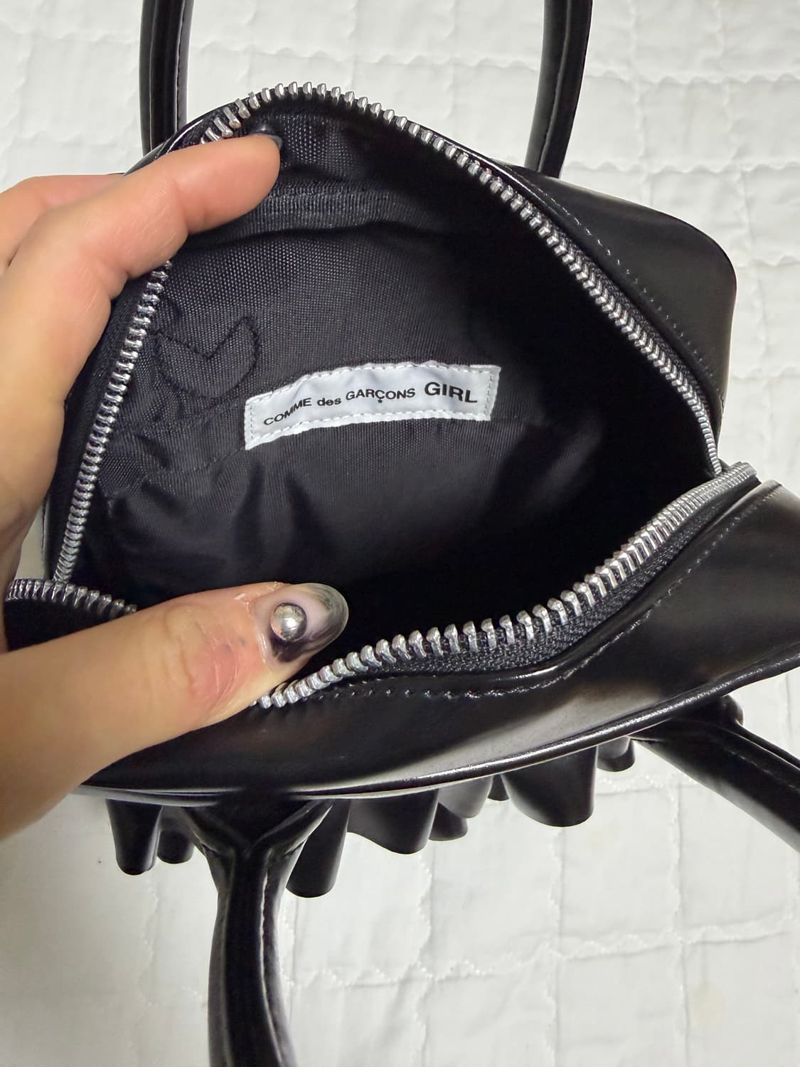 꼼데가르송 걸 러플 더플백 블랙 상품이미지5