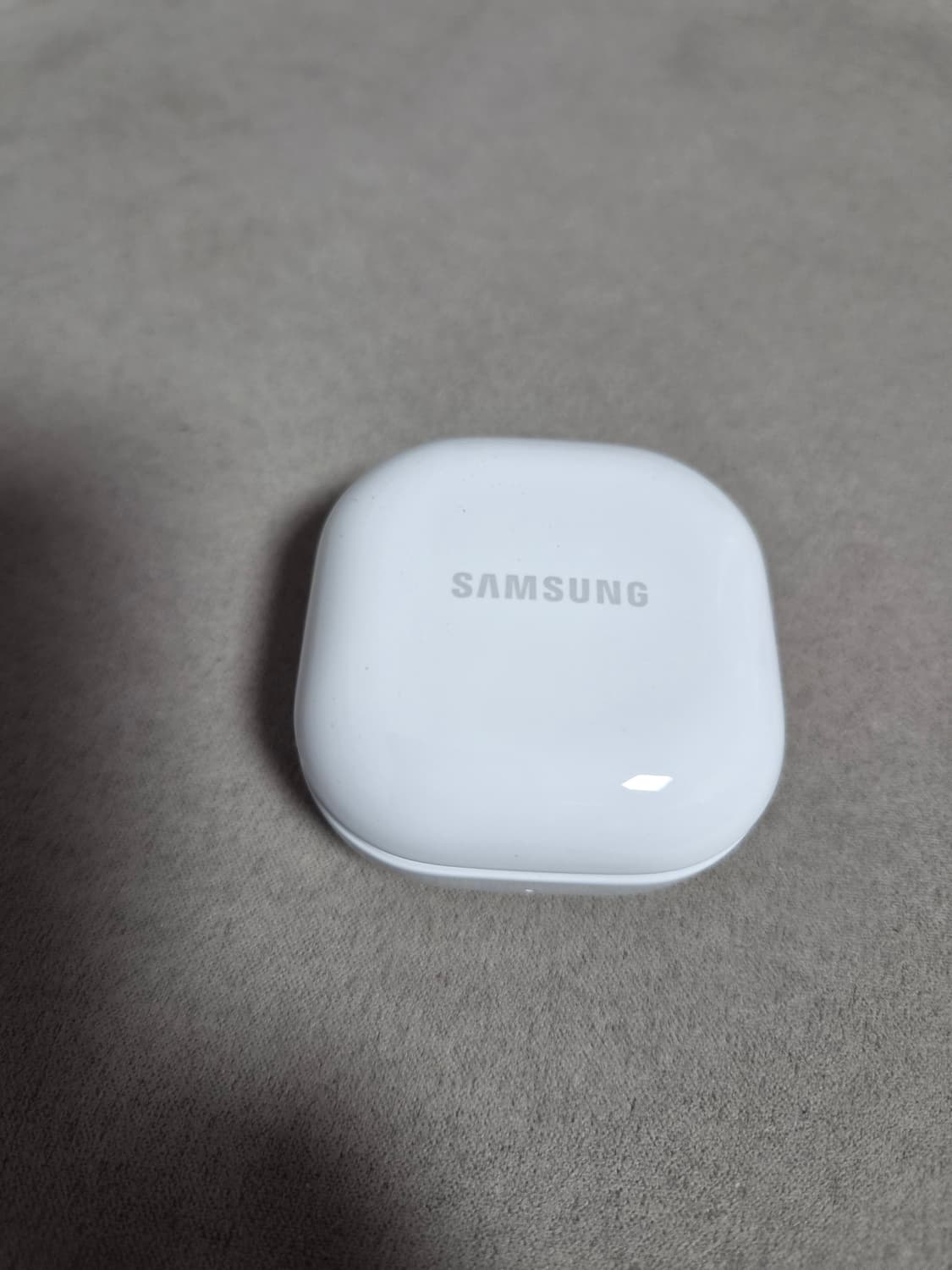 갤럭시 버즈FE 화이트 상품이미지6