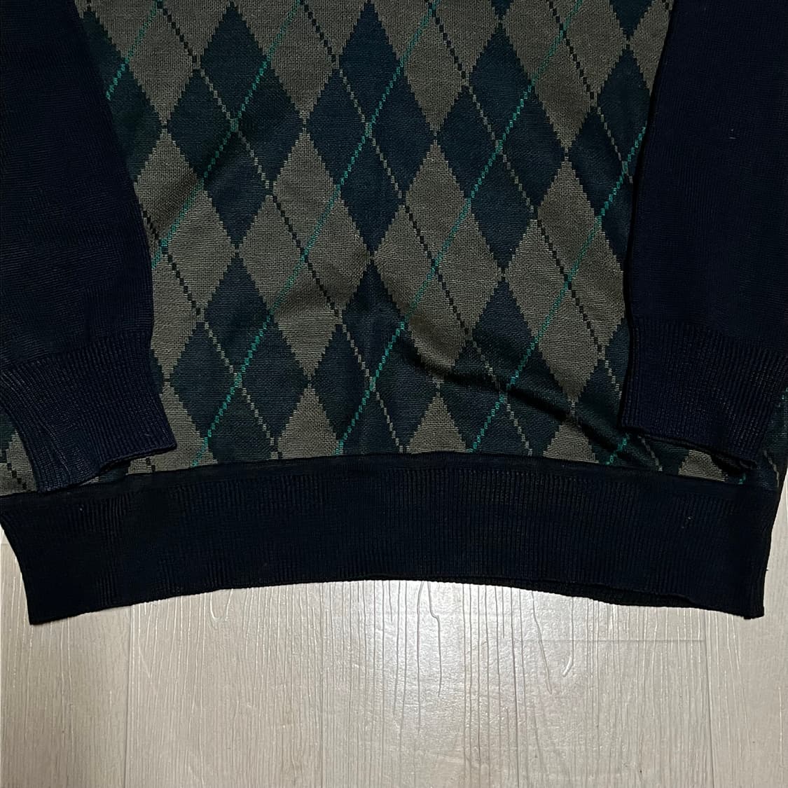 발렌시아가 파리 와펜 아가일 패턴 브이넥 배색니트 [블랙] 2XL/110 상품이미지3