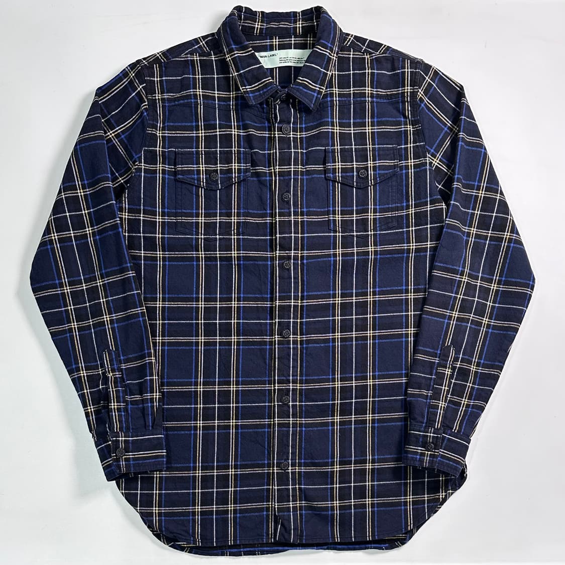 오프화이트 에로우 체크 셔츠   상품이미지1