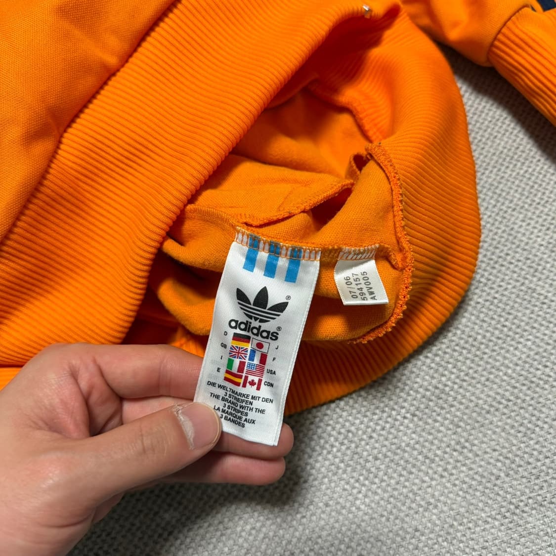 아디다스 올드스쿨 베어 자수 트랙탑 상품이미지3