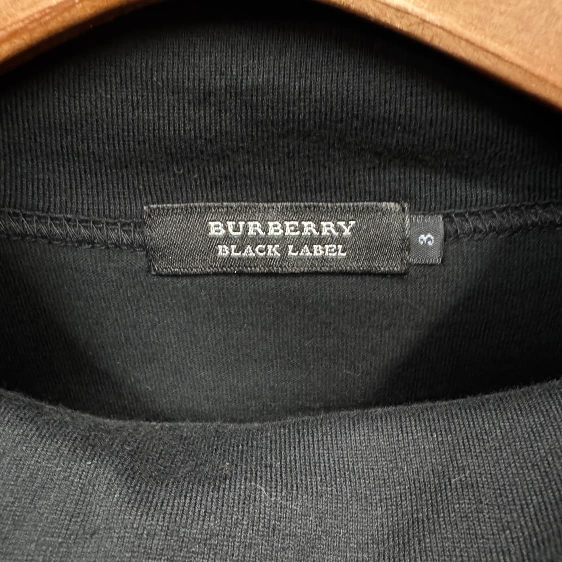 버버리 블랙 라벨 목폴라 롱슬리브 전면 로고 포인트 블랙 상품이미지6