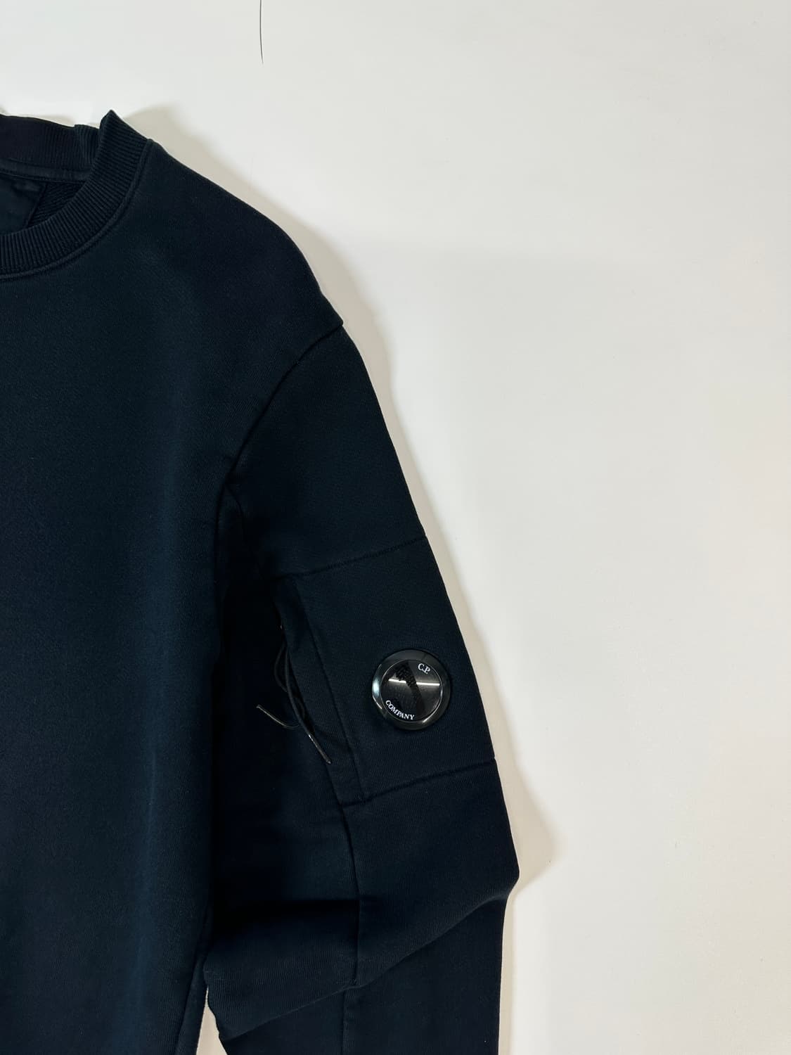 CP컴퍼니 렌즈 맨투맨 L 상품이미지2