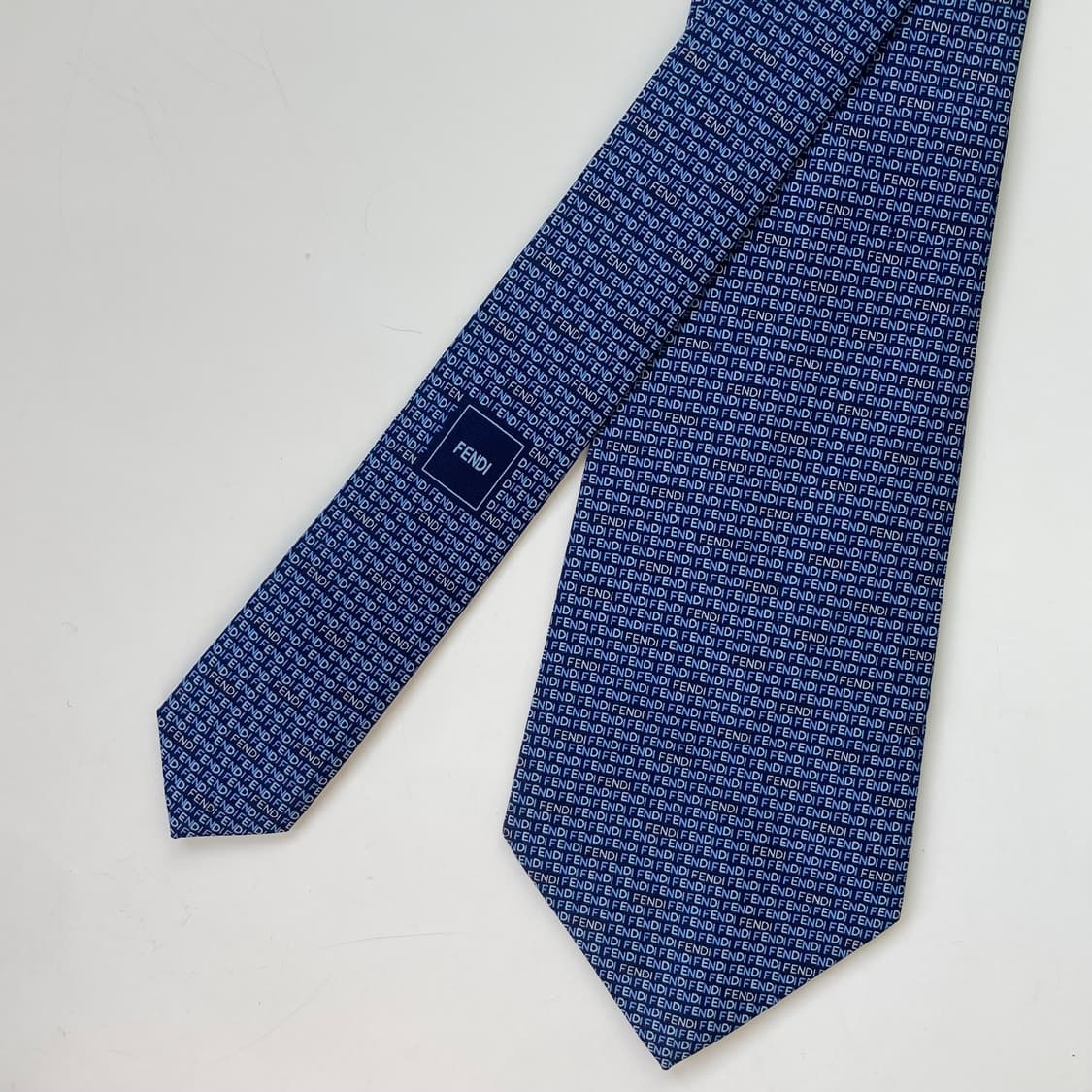 (새상품급)펜디 영문모노그램 FENDI 명품 정품넥타이 상품이미지1