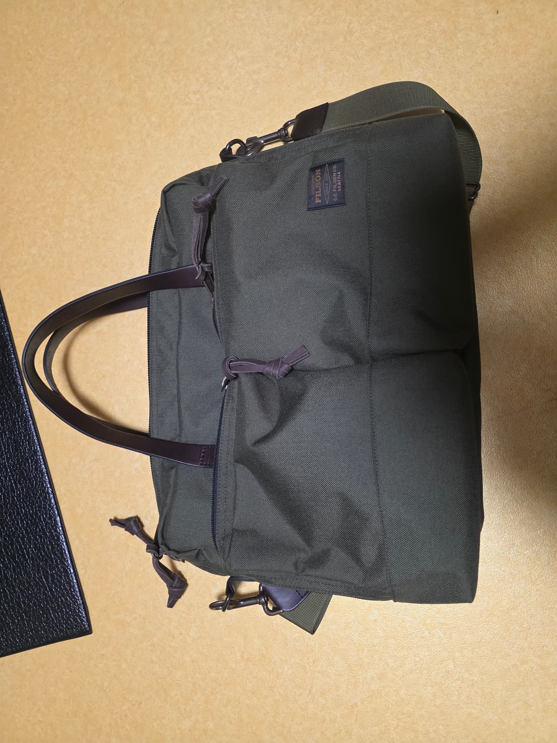 필슨 878 드라이든 브리프케이스 올리브 그린 상품이미지3