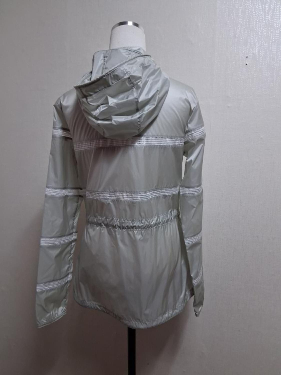 MONT BELL 몽벨 여성 바람막이점퍼 55표기S 상품이미지2