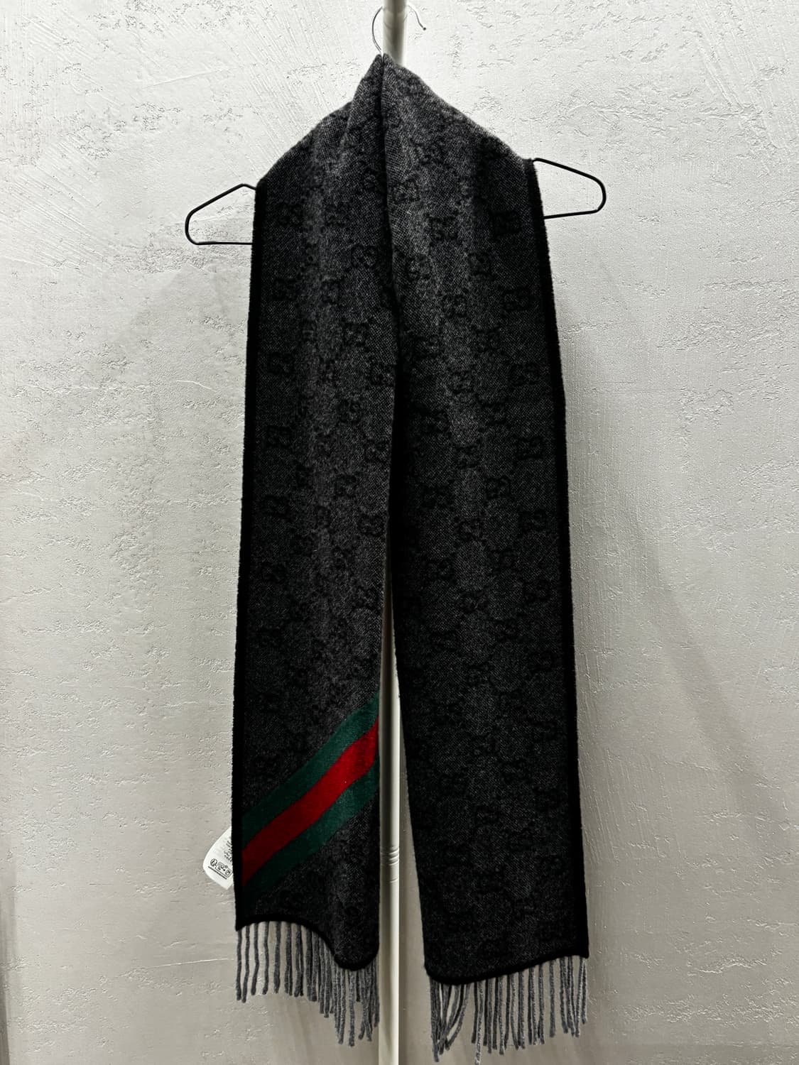구찌 GG 패턴 울 머플러 블랙/그레이 상품이미지3