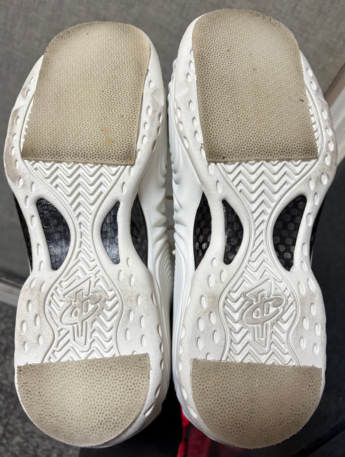 꼼데가르송 나이키 폼포짓 화이트 285 상품이미지4