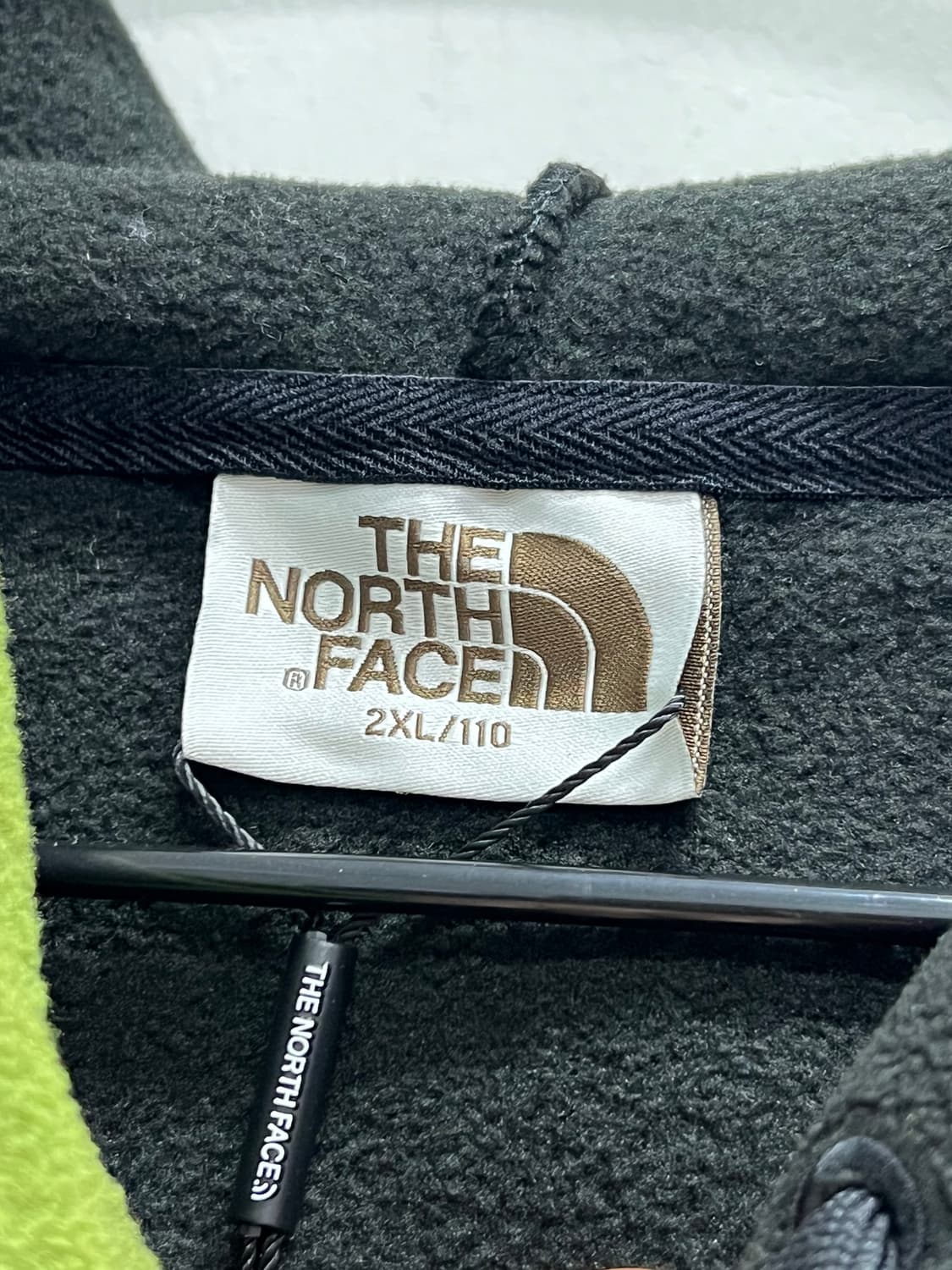 (새상품) 노스페이스 화이트라벨 오버핏 플리스 후드 티 블랙/네온 상품이미지4