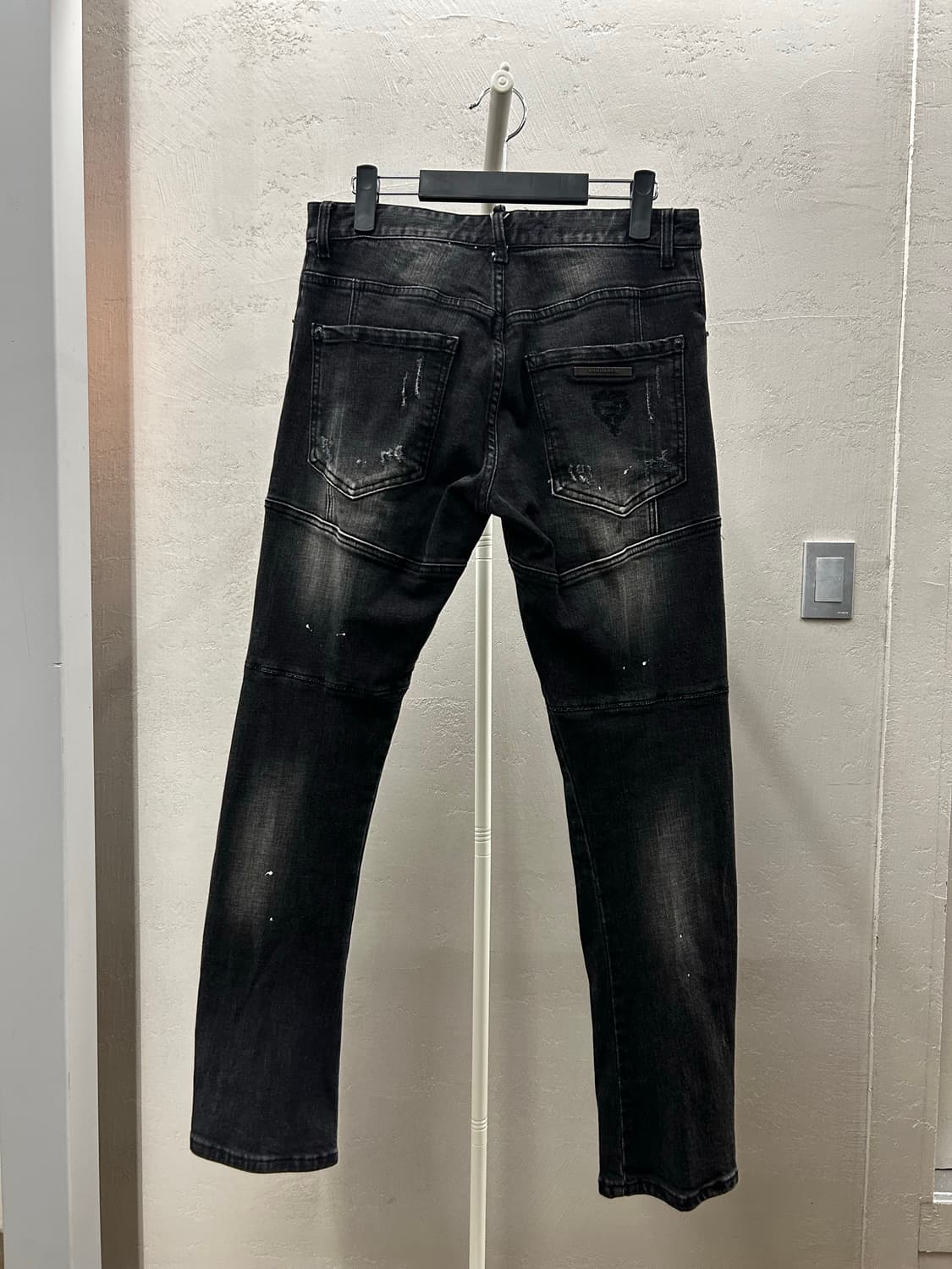 디스퀘어드2(DSQUARED2) 블랙 워싱 데미지 데님 청바지 상품이미지3