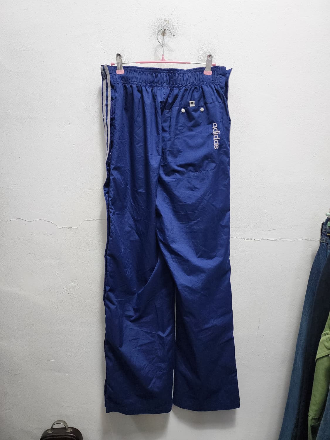 아디다스 올드스쿨 옆면절개 스냅단추 와이드팬츠 상품이미지2