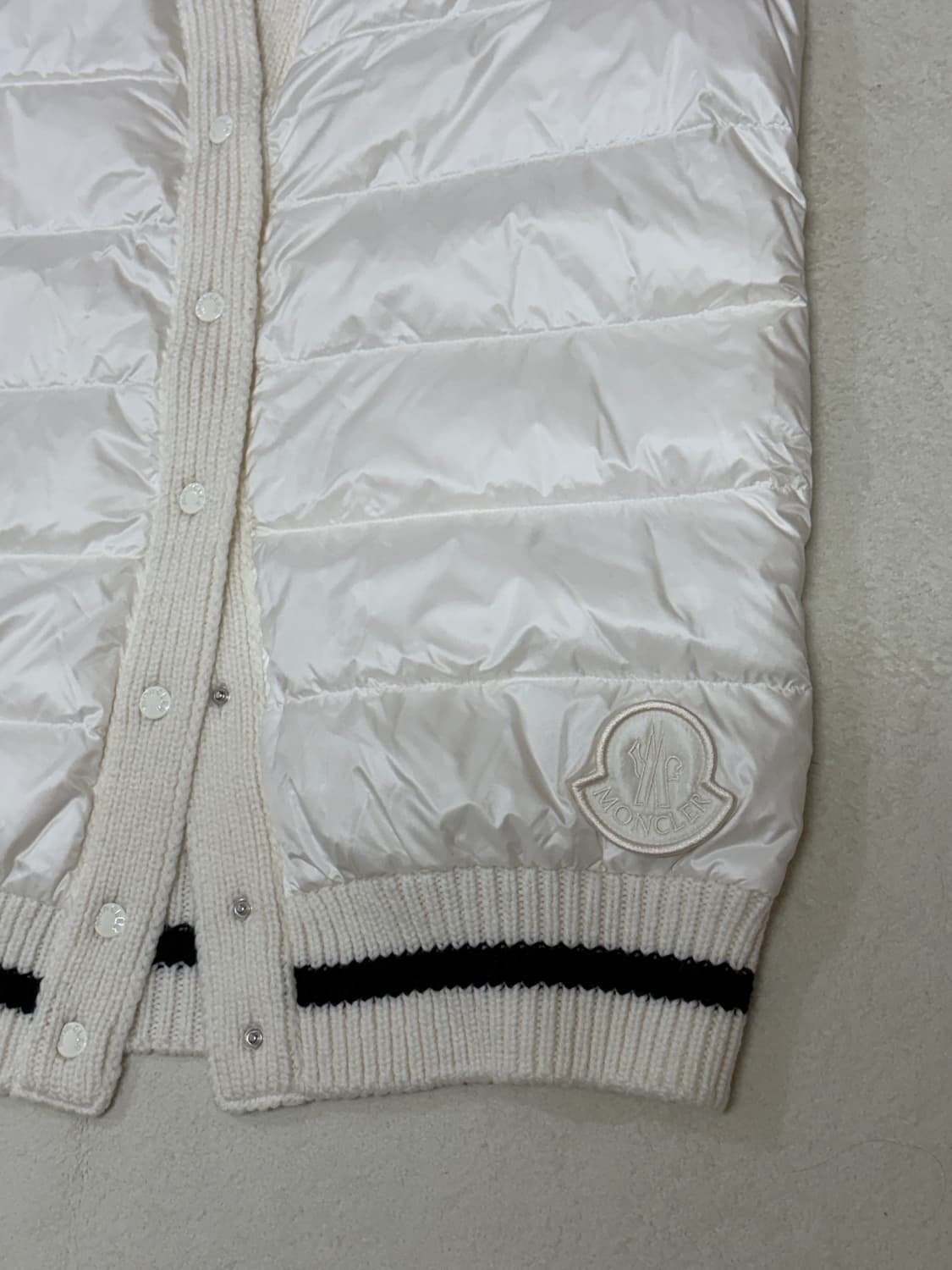 (새거급) 몽클레어 니트 패딩 조끼 L 몽클레어 여성 조끼 패딩 L 상품이미지2