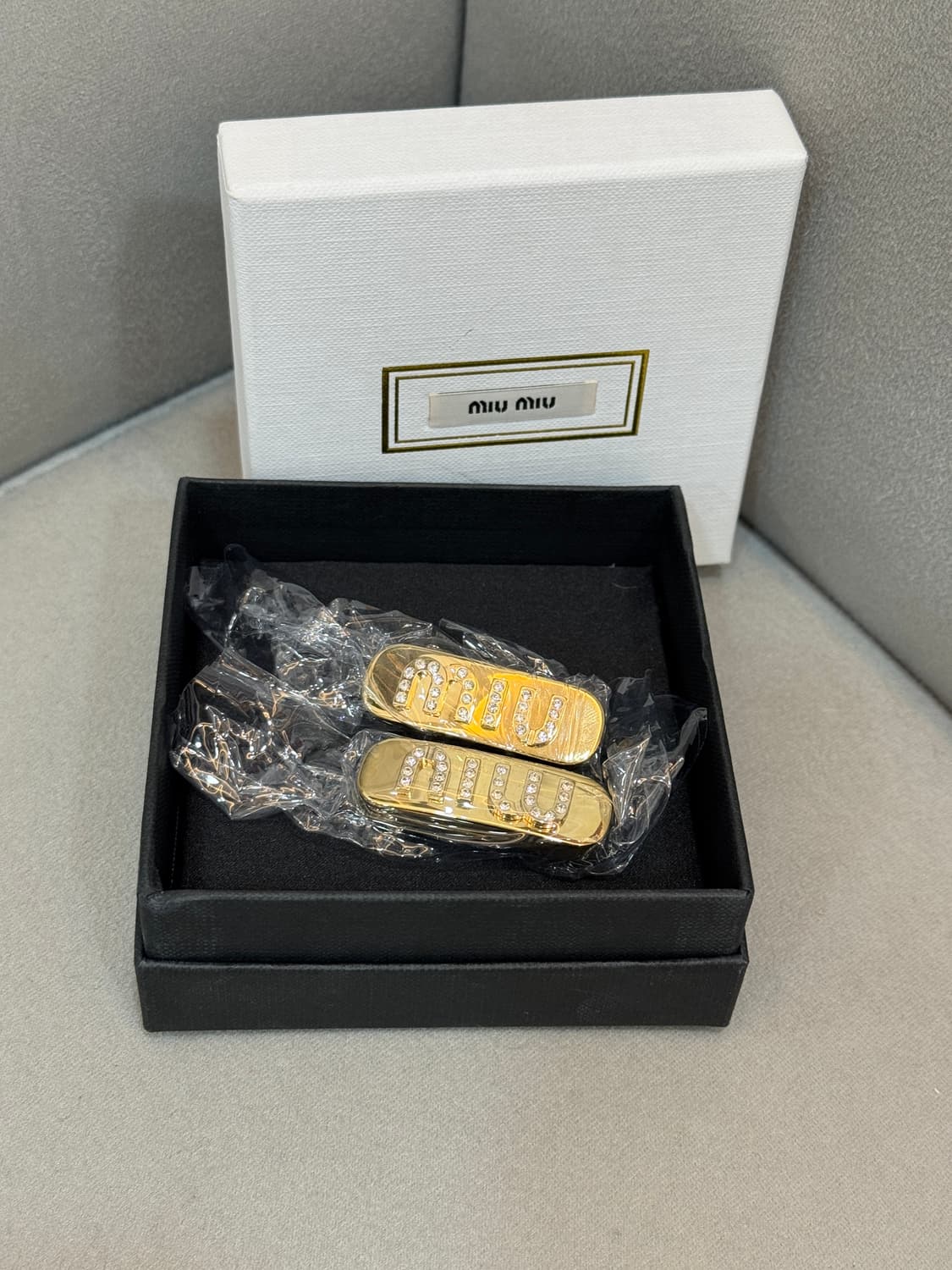 새상품 미우미우 헤어핀 클립  상품이미지1