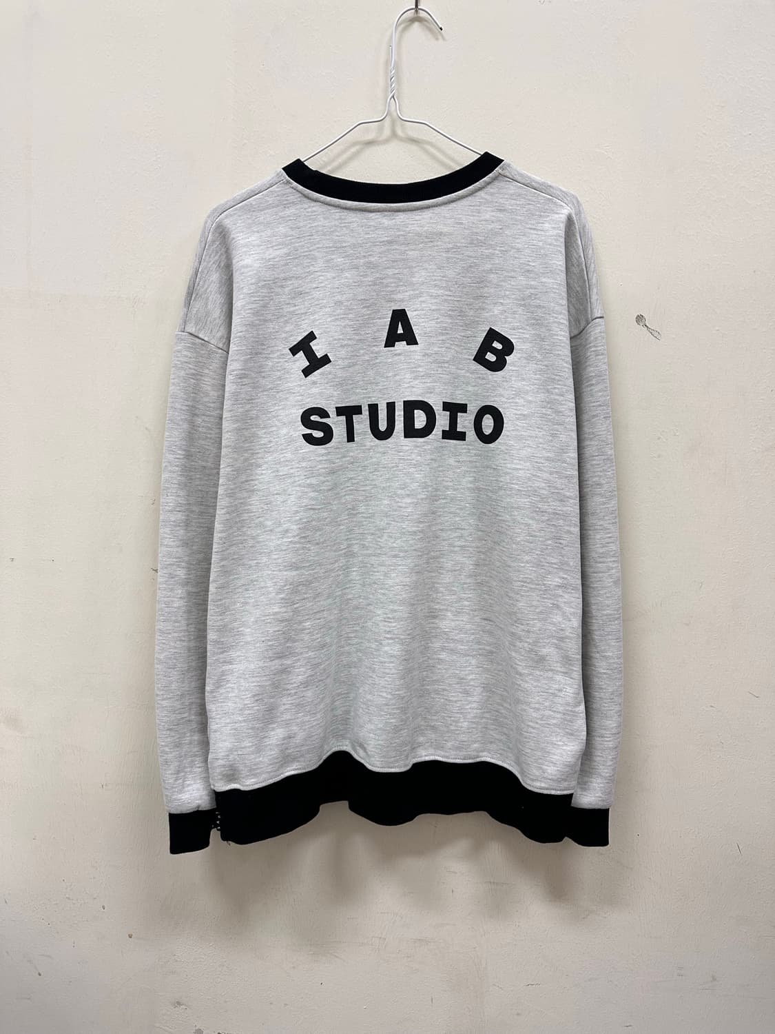 아이앱스튜디오 맨투맨 상품이미지2