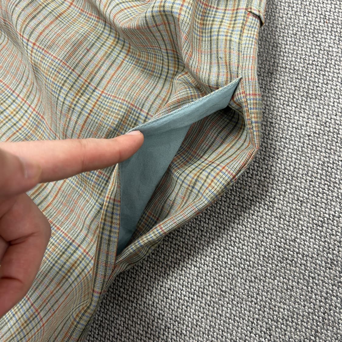 더캐시미어 절개 포켓 체크셔츠(88) 상품이미지4