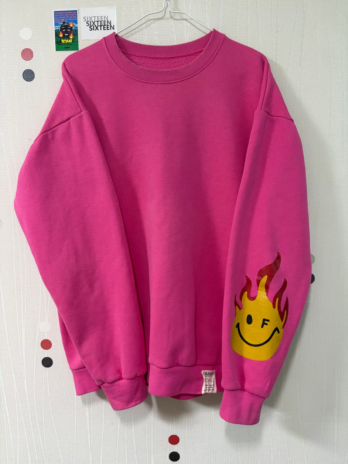 그레이버 핑크 스마일 맨투맨 상품이미지1