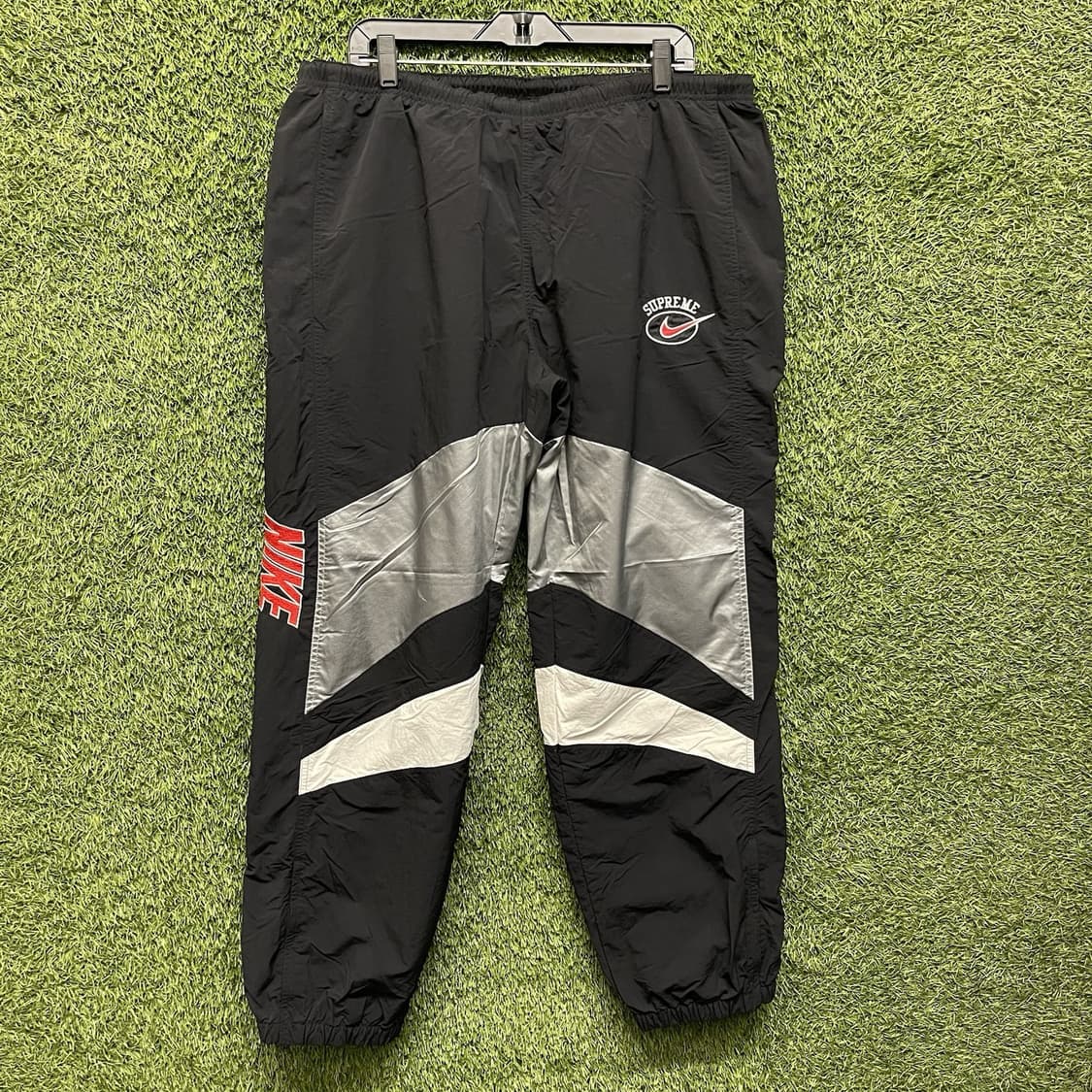 19SS 슈프림 x 나이키 웜업 팬츠 실버 상품이미지1