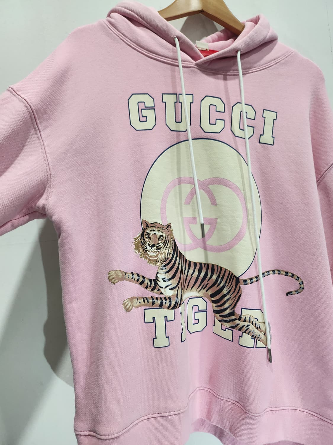 구찌 핑크 타이거 후드티 L 정품 상품이미지3
