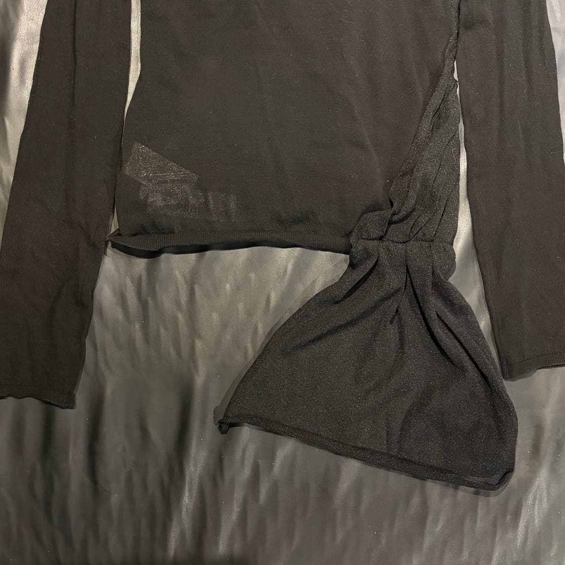 준지 트위스트 랩 디테일 블랙 탑 상품이미지6