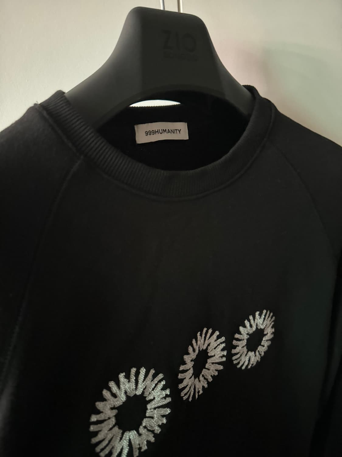 [이사 급처!!] 999휴머니티 EVD 스웻 맨투맨 블랙 m사이즈 상품이미지4
