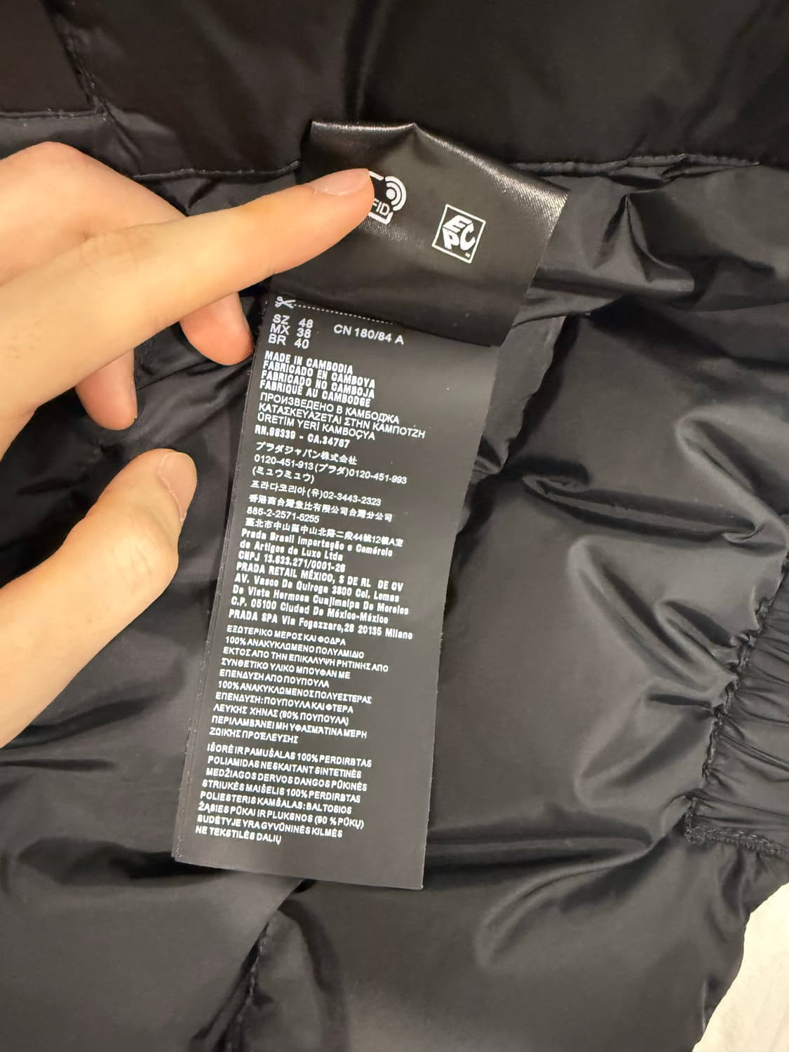 [48] 프라다 리나일론 숏패딩 블랙(SGB112) 상품이미지8