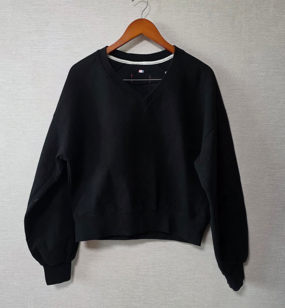 위메농(Oui mais non) 브이넥 맨투맨 상품이미지2