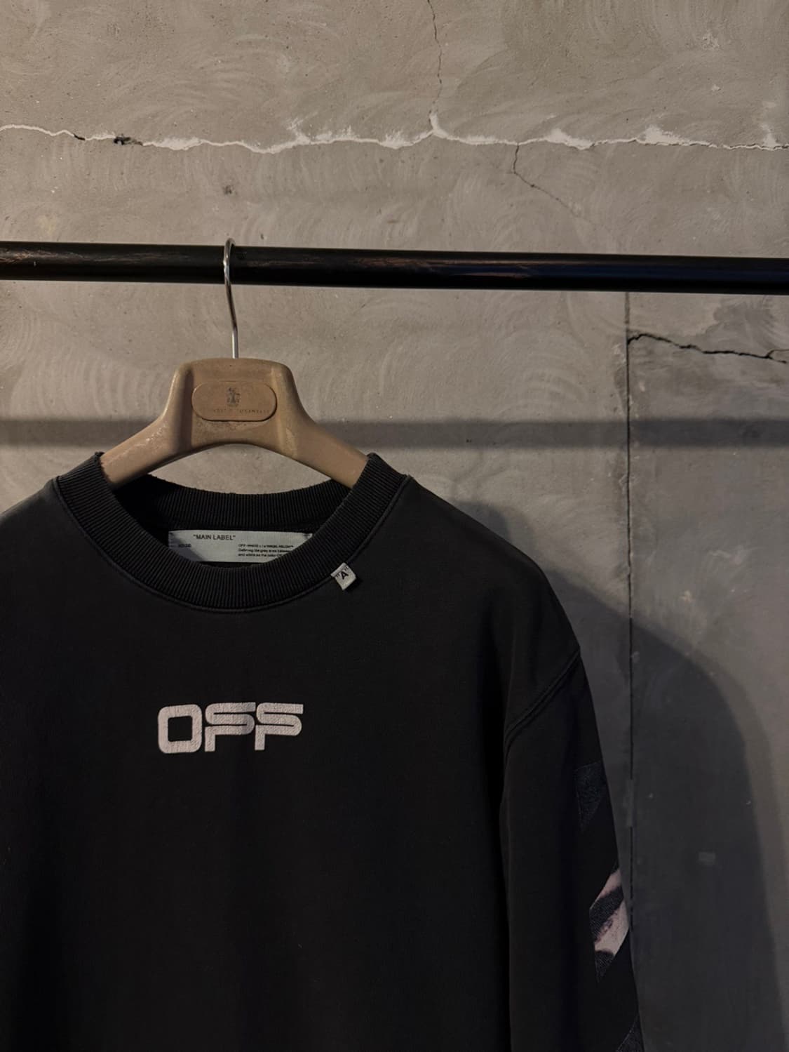 오프화이트 맨투맨 남성95-100 상품이미지4