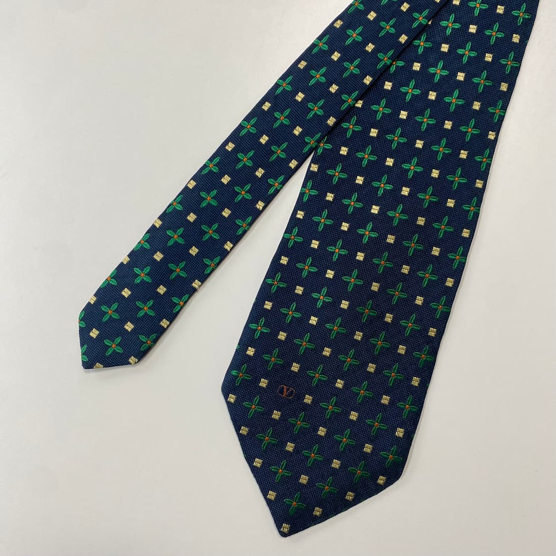 발렌티노(VALENTINO) 심플로고 정품 명품 넥타이 상품이미지1