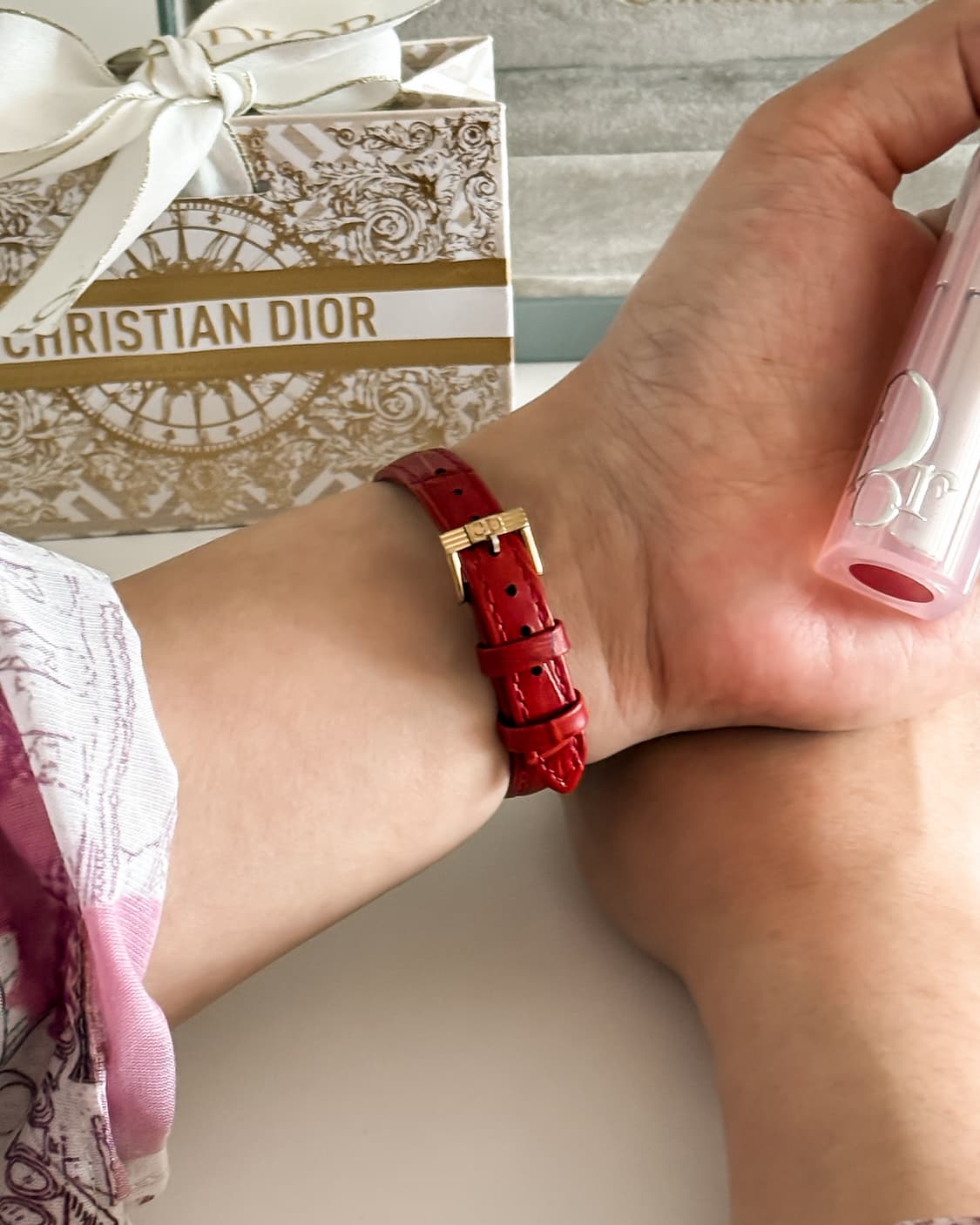 디올 라운드 핑크 쉘 다이얼 시계 상품이미지6