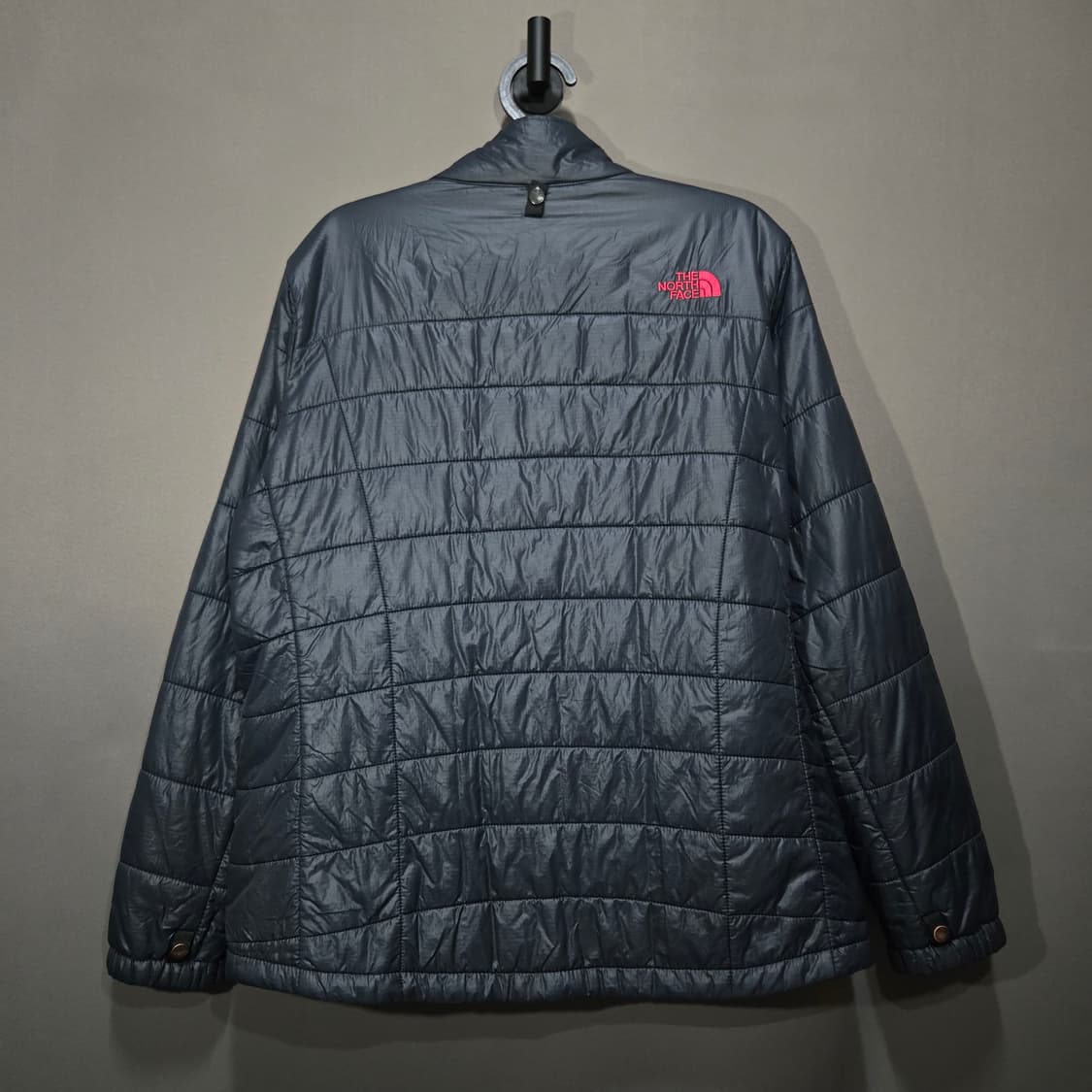 노스페이스 TheNorthFace 경량 패딩 블랙 +핫핑크 포인트 점퍼 상품이미지4