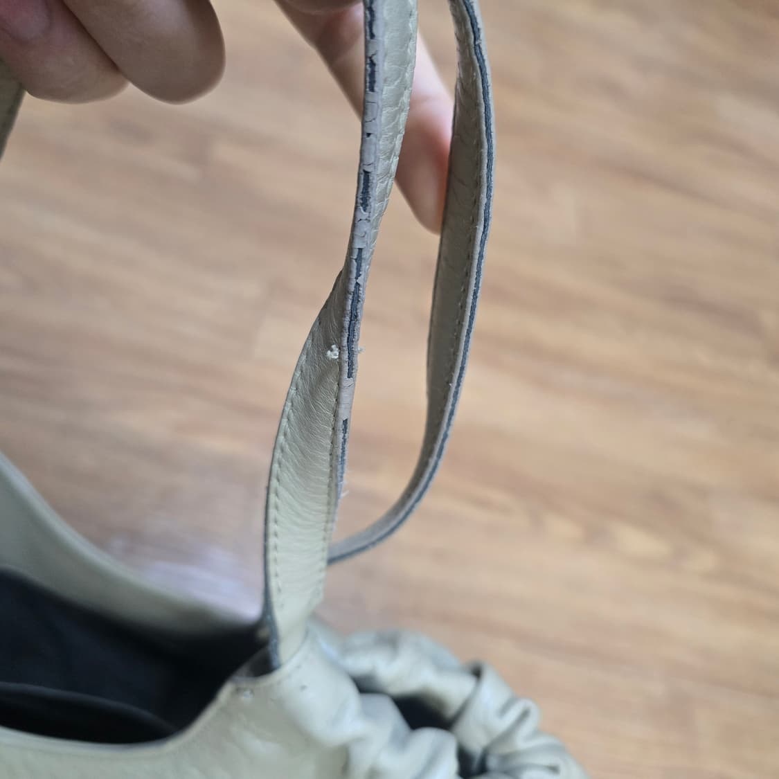 생로랑 카바스 빅숄더백 상품이미지10