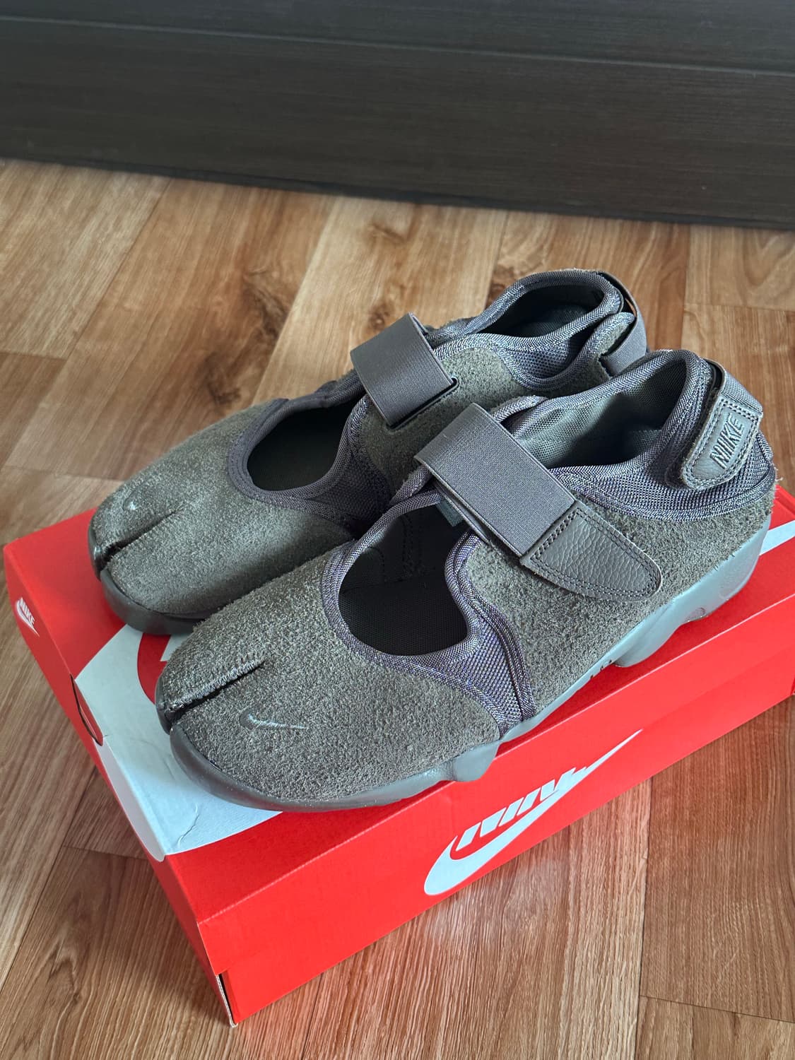 W290 신품 타비 에어리프트 브라운 상품이미지1