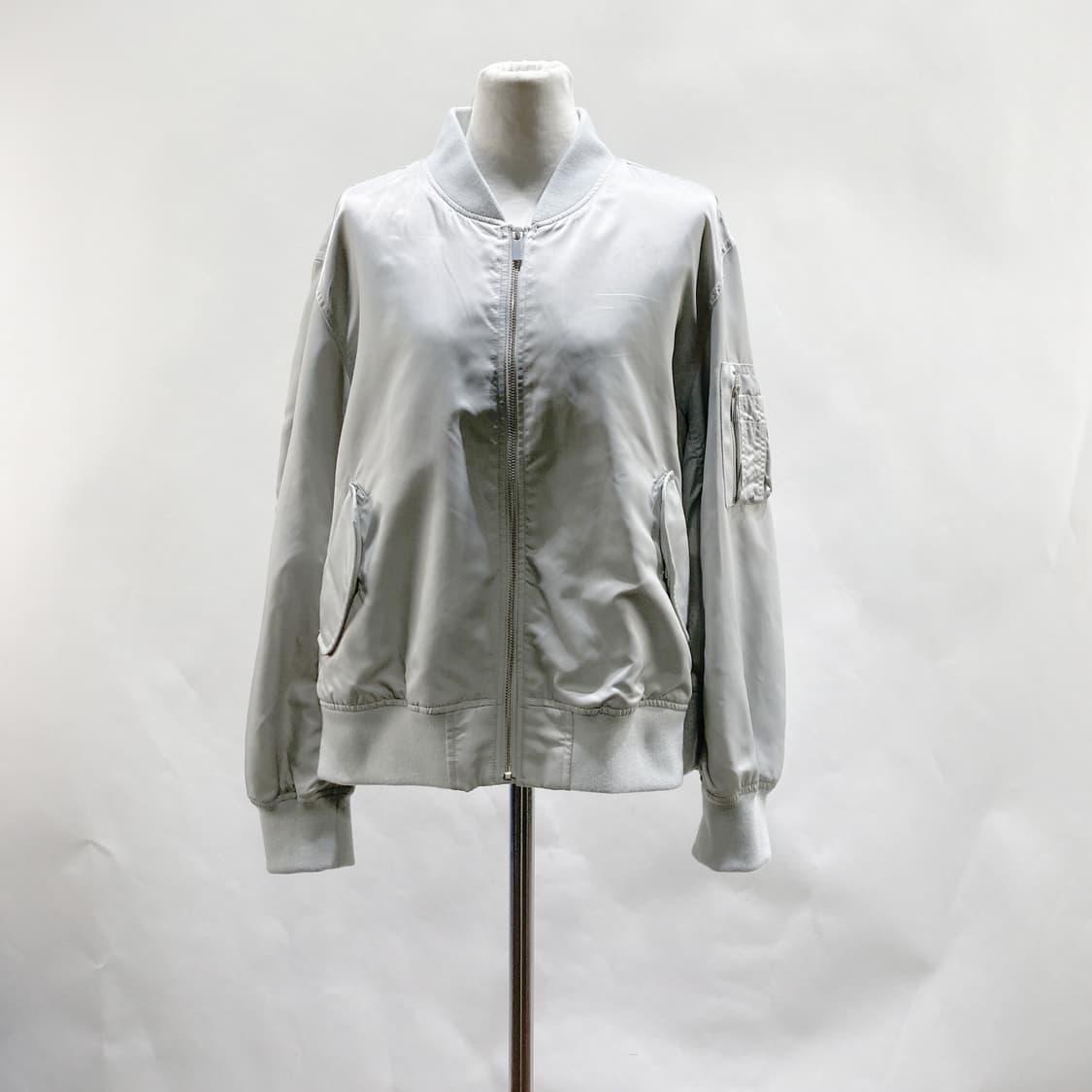 칼라거펠트 2023 여성항공점퍼 블루종 77  상품이미지1