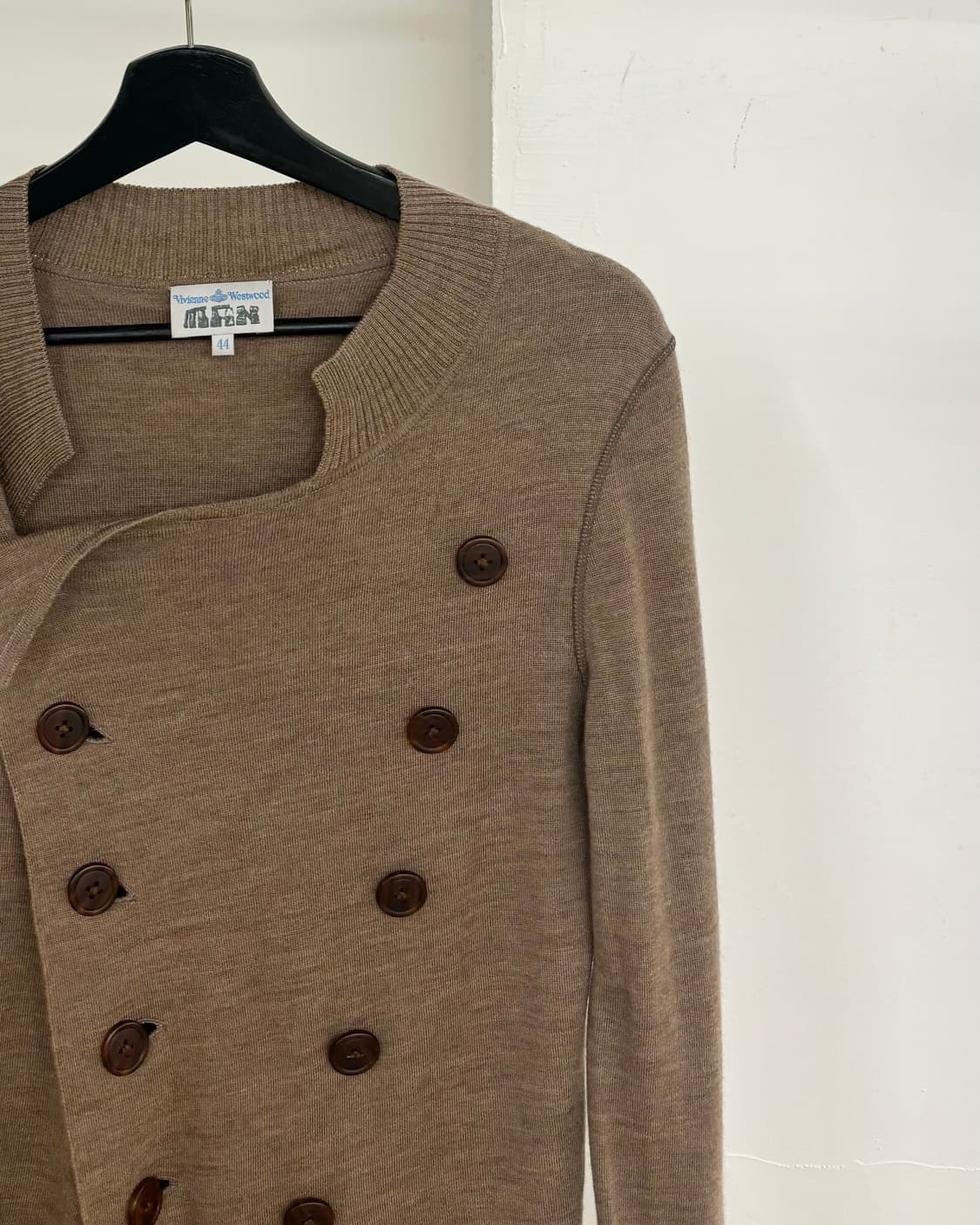 비비안웨스트우드 브라운 사선 버튼 니트 가디건 상품이미지4