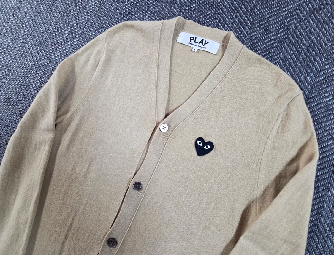 꼼데가르송 베이지 하트 패치 가디건
 상품이미지3