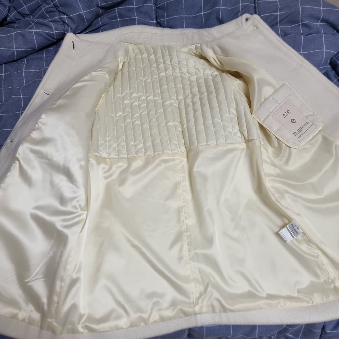 아이보리 부클 울 코트 상품이미지5