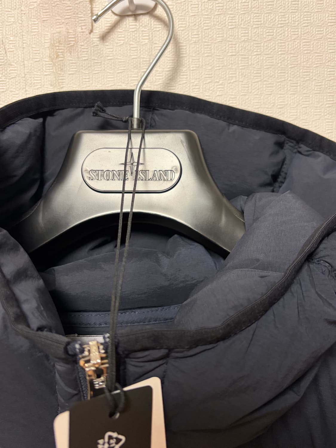 새상품 L) 스톤아일랜드 심리스 패딩 네이비 상품이미지3