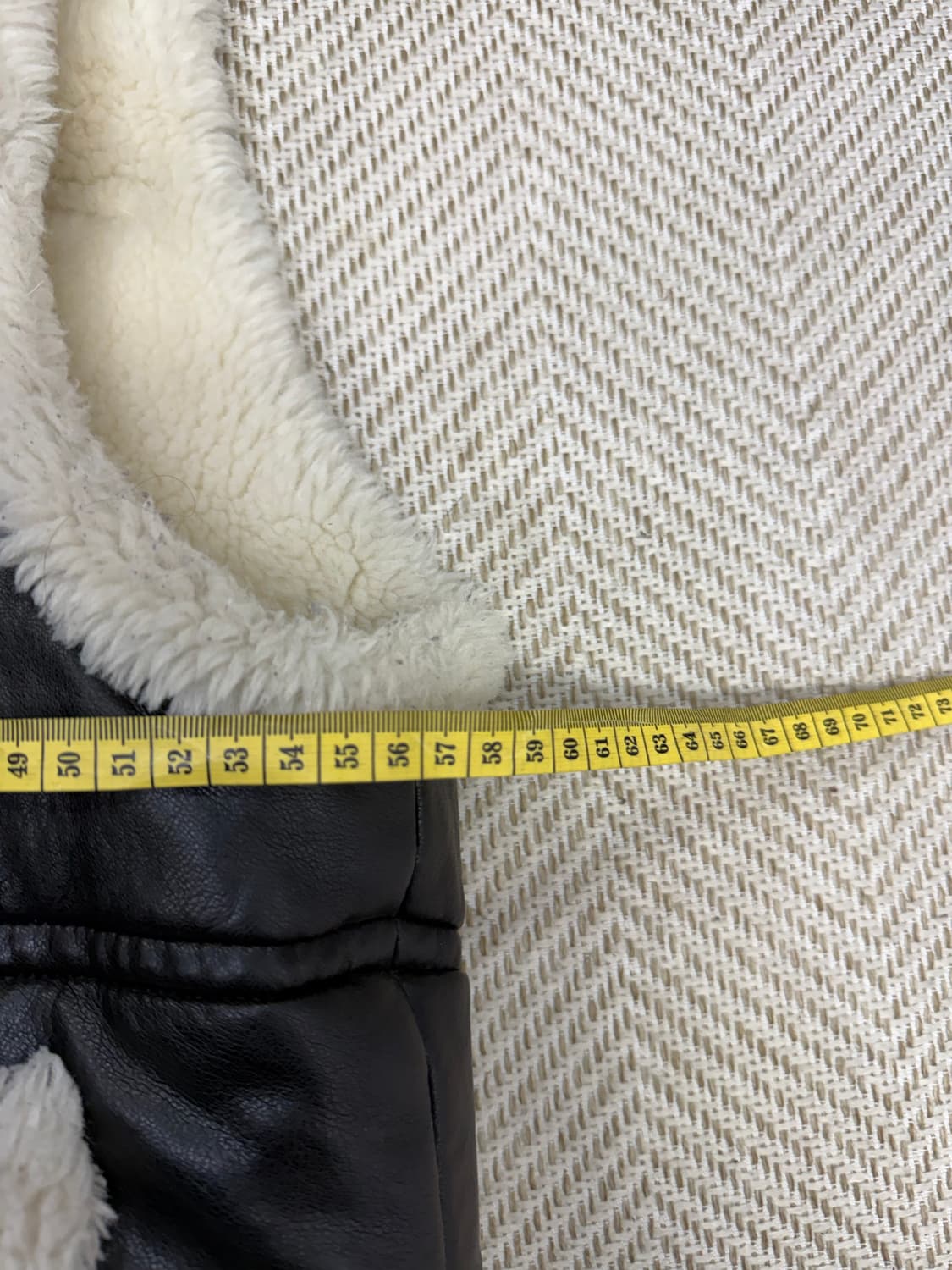 정품) O2ND 오즈세컨 한섬 오버핏 리버시블 양면 가죽 양털 조끼 82 상품이미지8