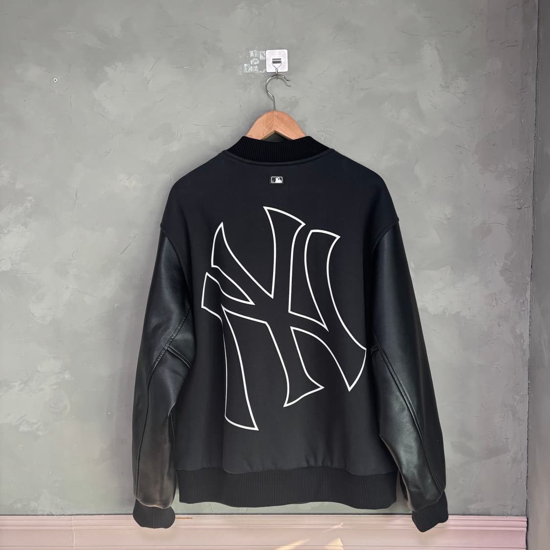 MLB 뉴욕 양키스 백로고 레더 바시티 자켓 상품이미지1