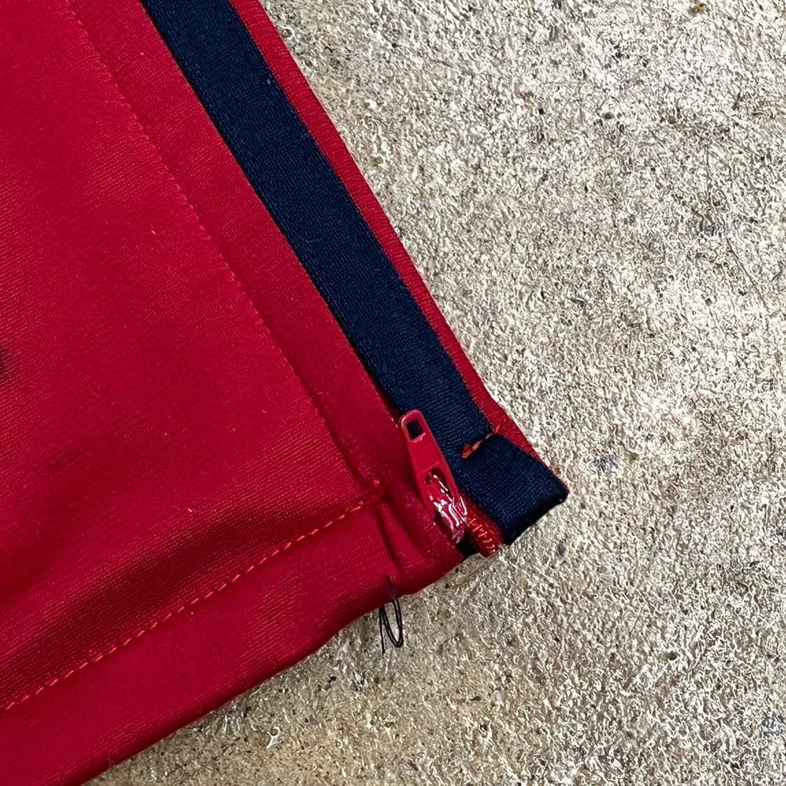 [정품/90] 아디다스 빨간색 삼선 트레이닝 바지 b10 상품이미지7