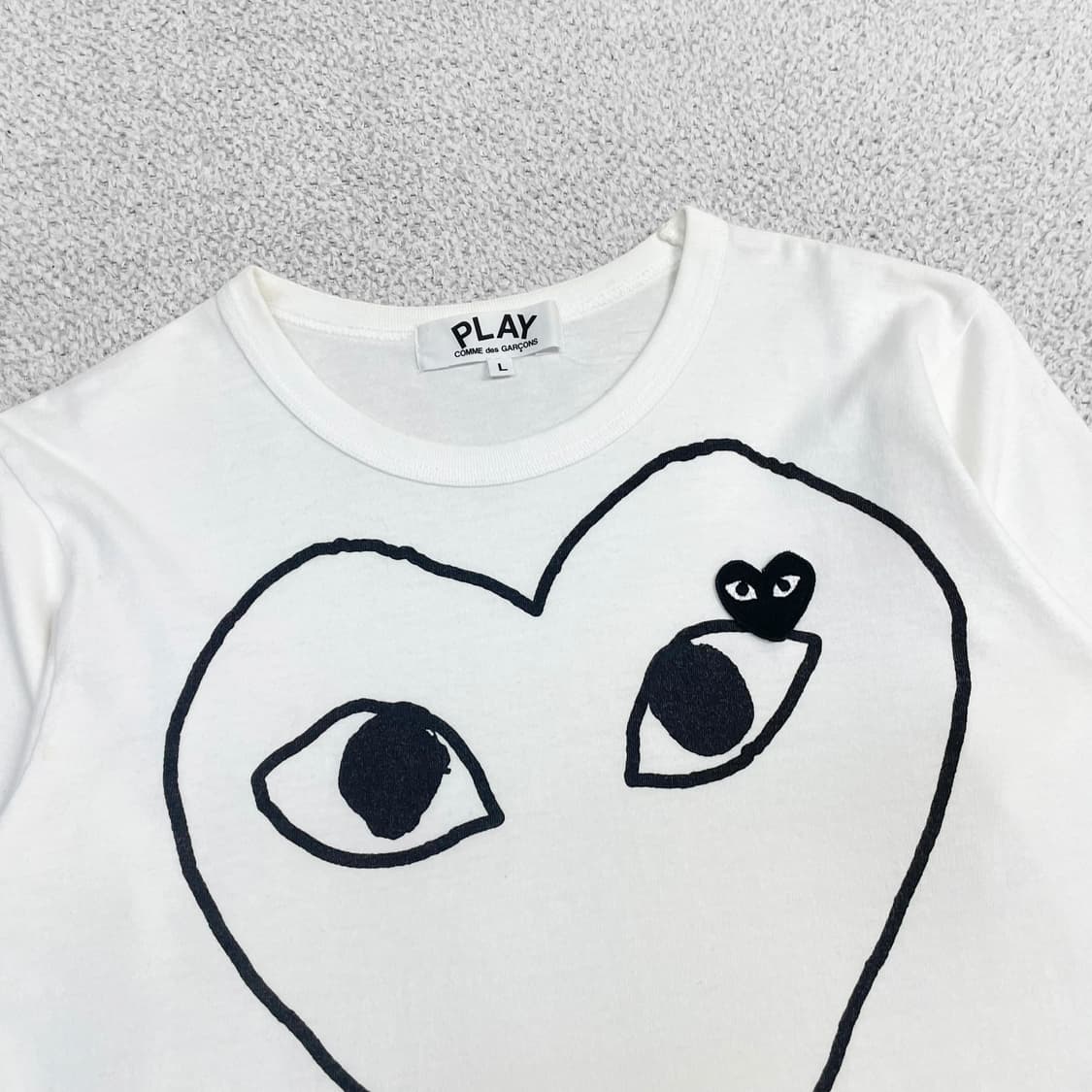 꼼데가르송 블랙 하트 와펜 반팔티 화이트 상품이미지2