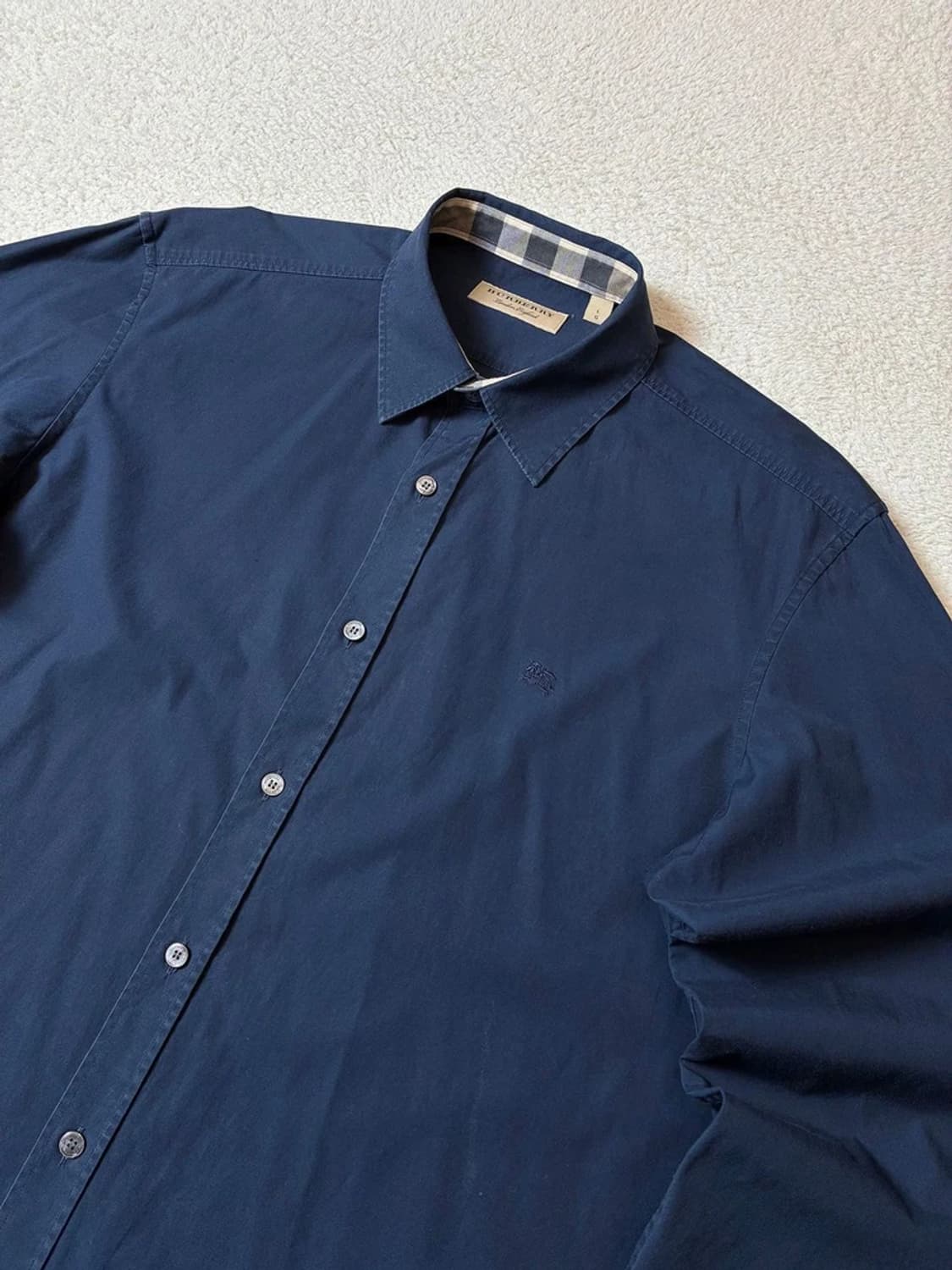버버리 기마로고 안감 노바체크 솔리드 셔츠 PN7236 상품이미지2