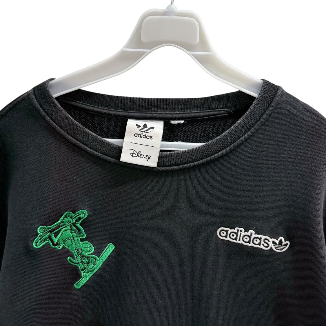 [L] 아디다스 디즈니 콜라보 구피 자수 맨투맨 상품이미지5