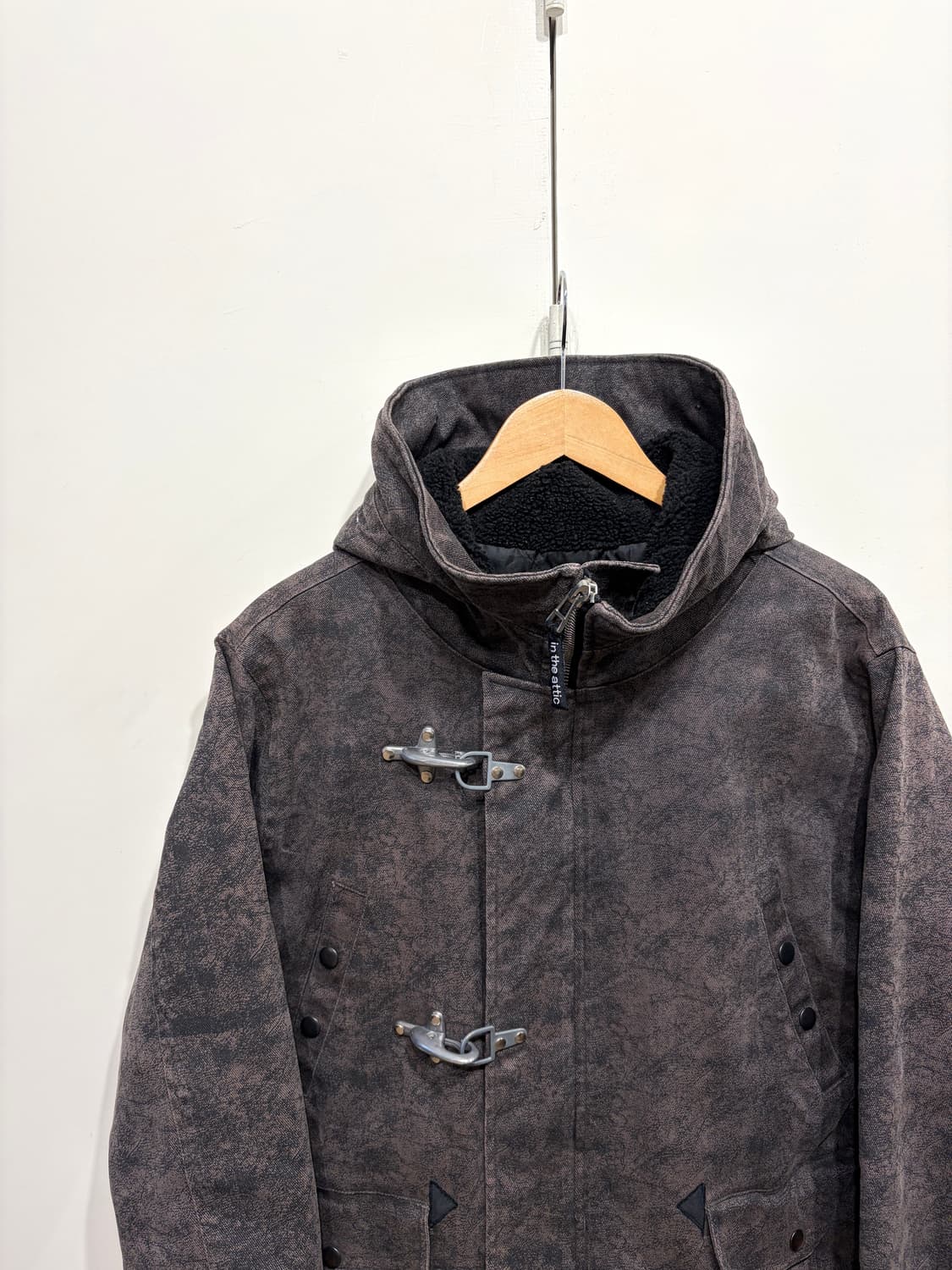 in the attic 스톰 워싱 토글 후드 자켓 상품이미지2