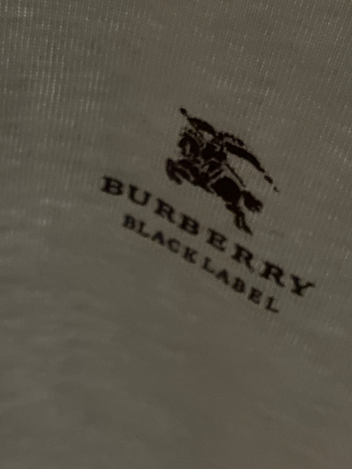 새상품) 버버리 블랙 라벨 브이넥 반팔 티셔츠 SIZE2 상품이미지3