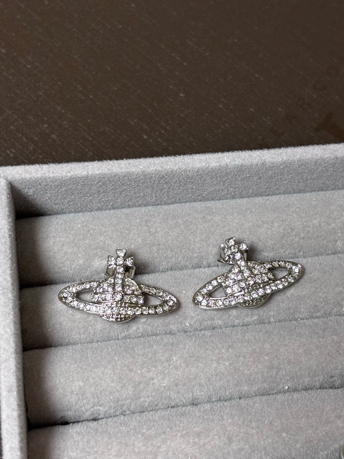 정품 비비안웨스트우드 귀걸이 상품이미지1