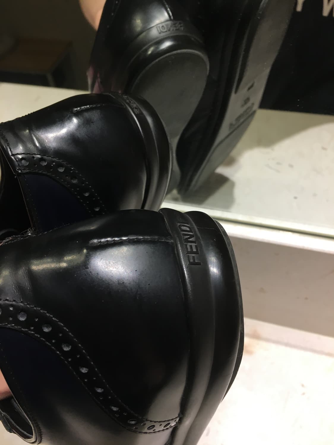 펜디 투톤 윙팁 상품이미지3