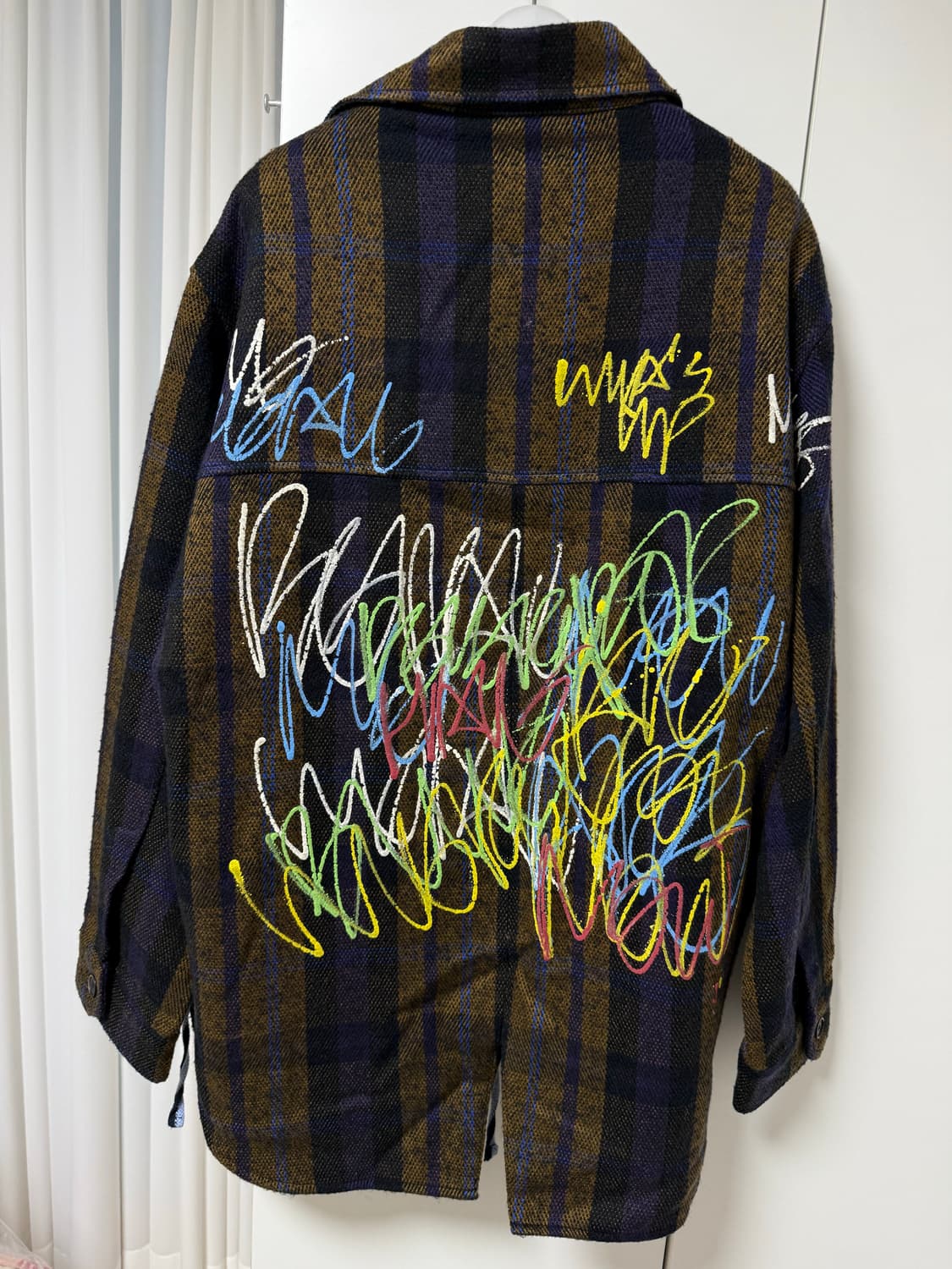 더일마 낙서 백프린팅 셔츠 상품이미지2